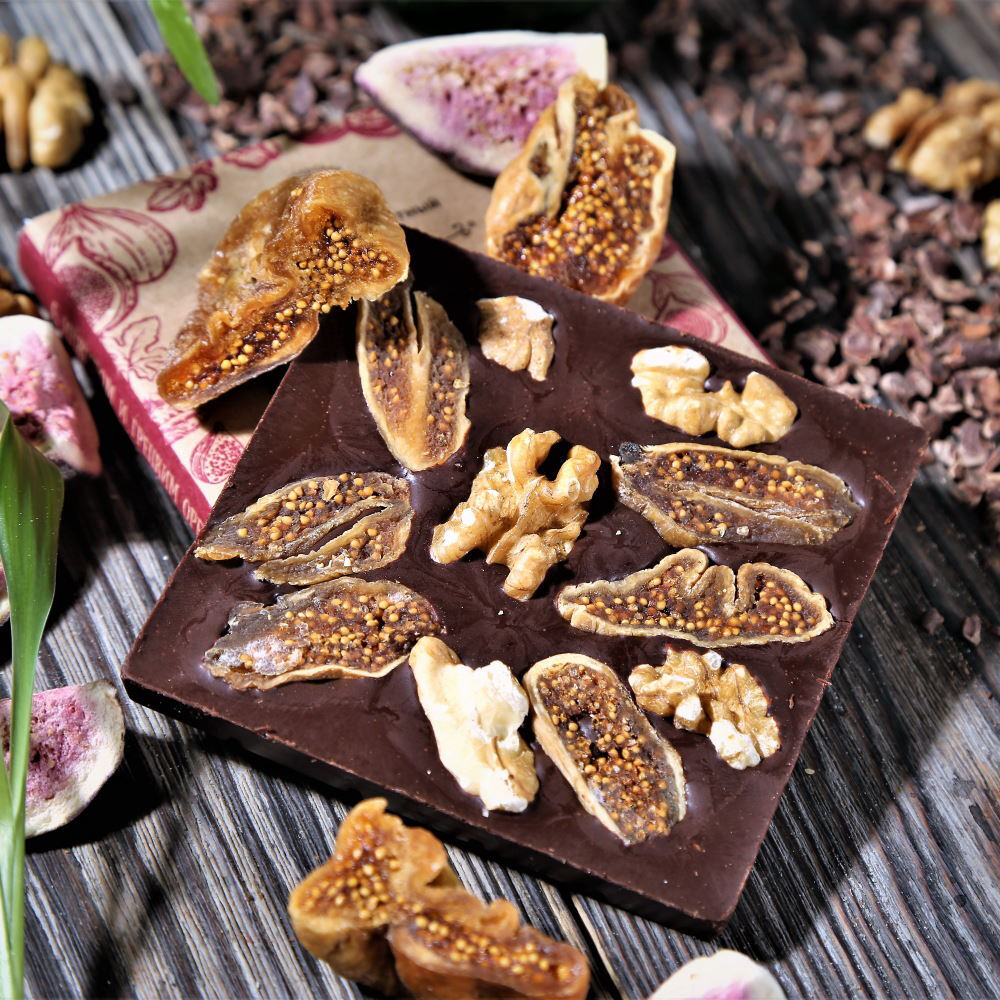 Шоколад горький, 72% какао, на меду, с инжиром и грецким орехом, Мастерская настоящего вкуса