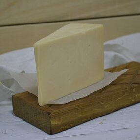 Выдержанный сыр из козьего молока, Бельпаэзе. Воронцовские сыры